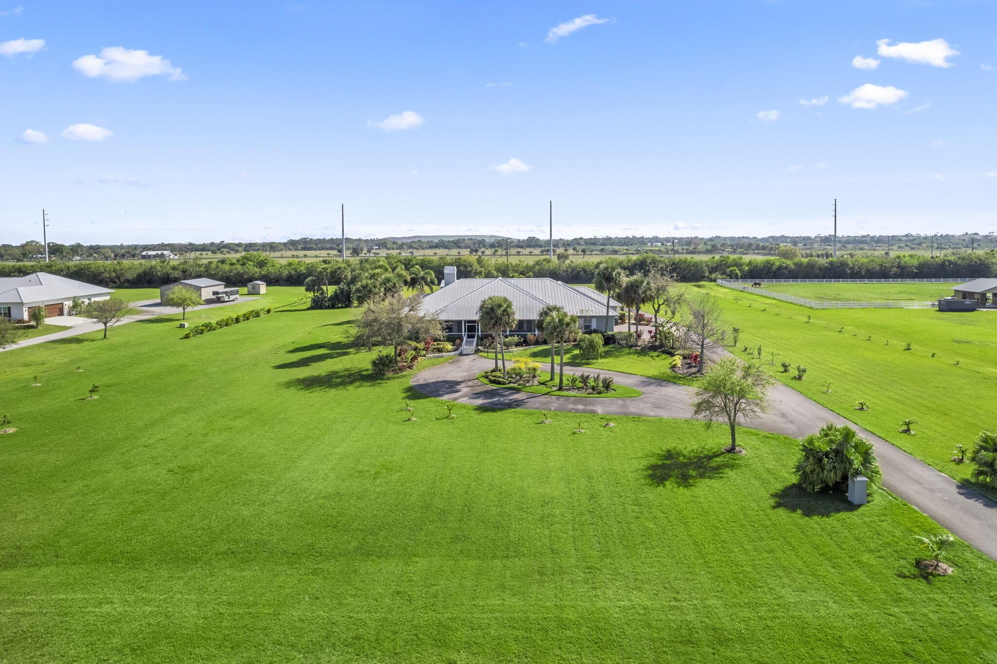8135 White Fences Lane, Vero Beach, FL, 32968/$1,949,000 4 8135 White Fences Lane