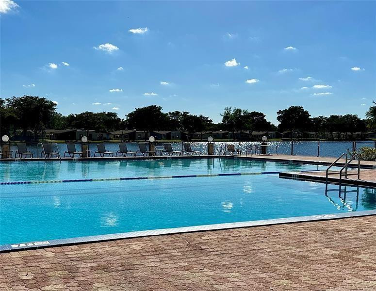 CARRIAGE HILLS - Residential