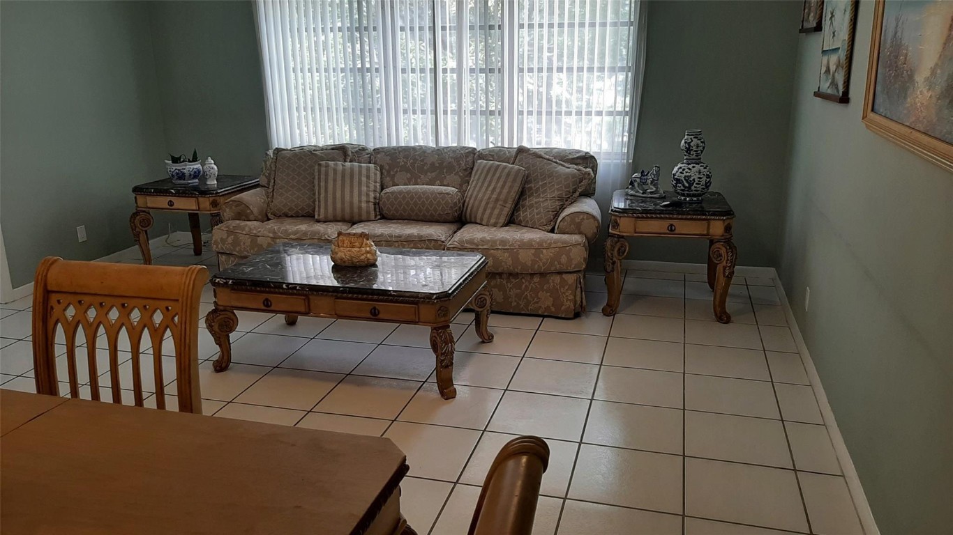 CARRIAGE HILLS - Residential