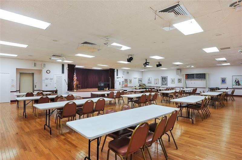 CARRIAGE HILLS - Residential