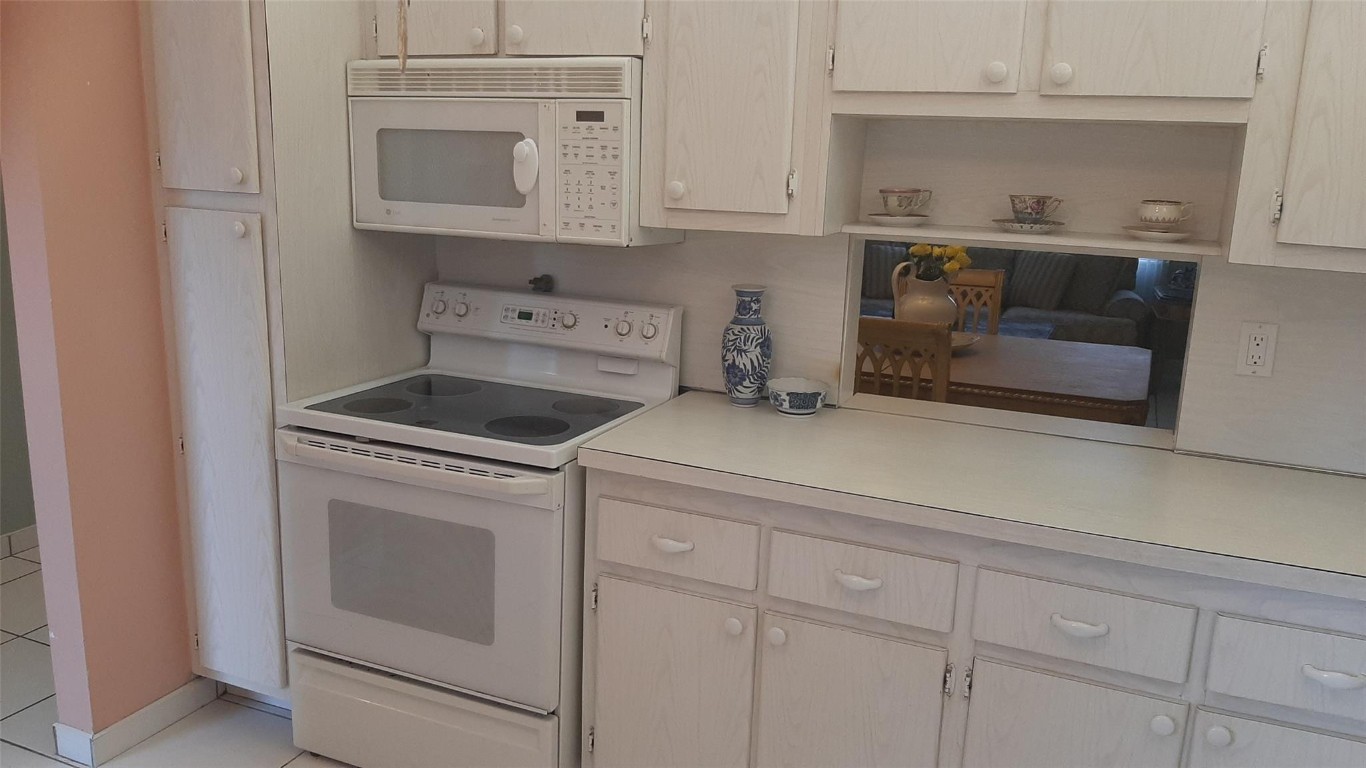 CARRIAGE HILLS - Residential