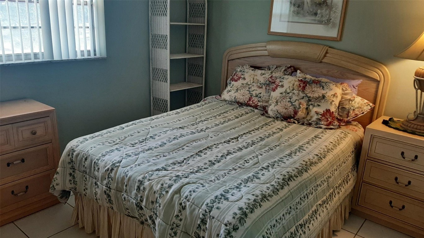 CARRIAGE HILLS - Residential