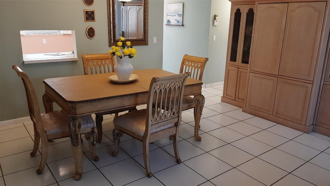 CARRIAGE HILLS - Residential