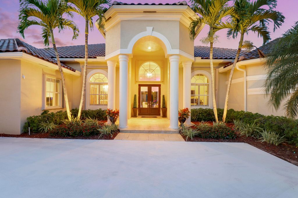 Photo of 11960 Torreyanna Circle, Palm Beach Gardens, FL 33412 (MLS # R10970639)