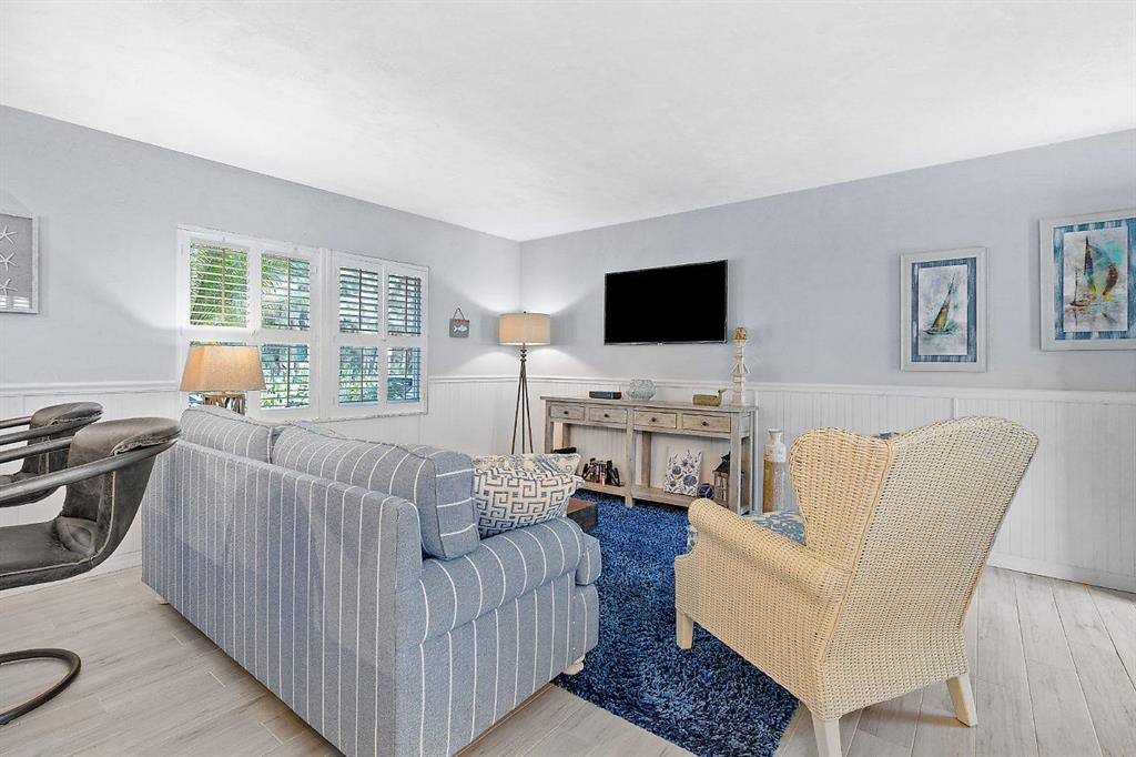 ADMIRAL APTS CONDO - Residential Lease