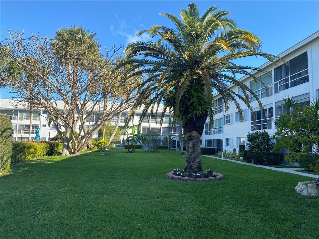 LIGHTHOUSE POINT GARDENS - Residential