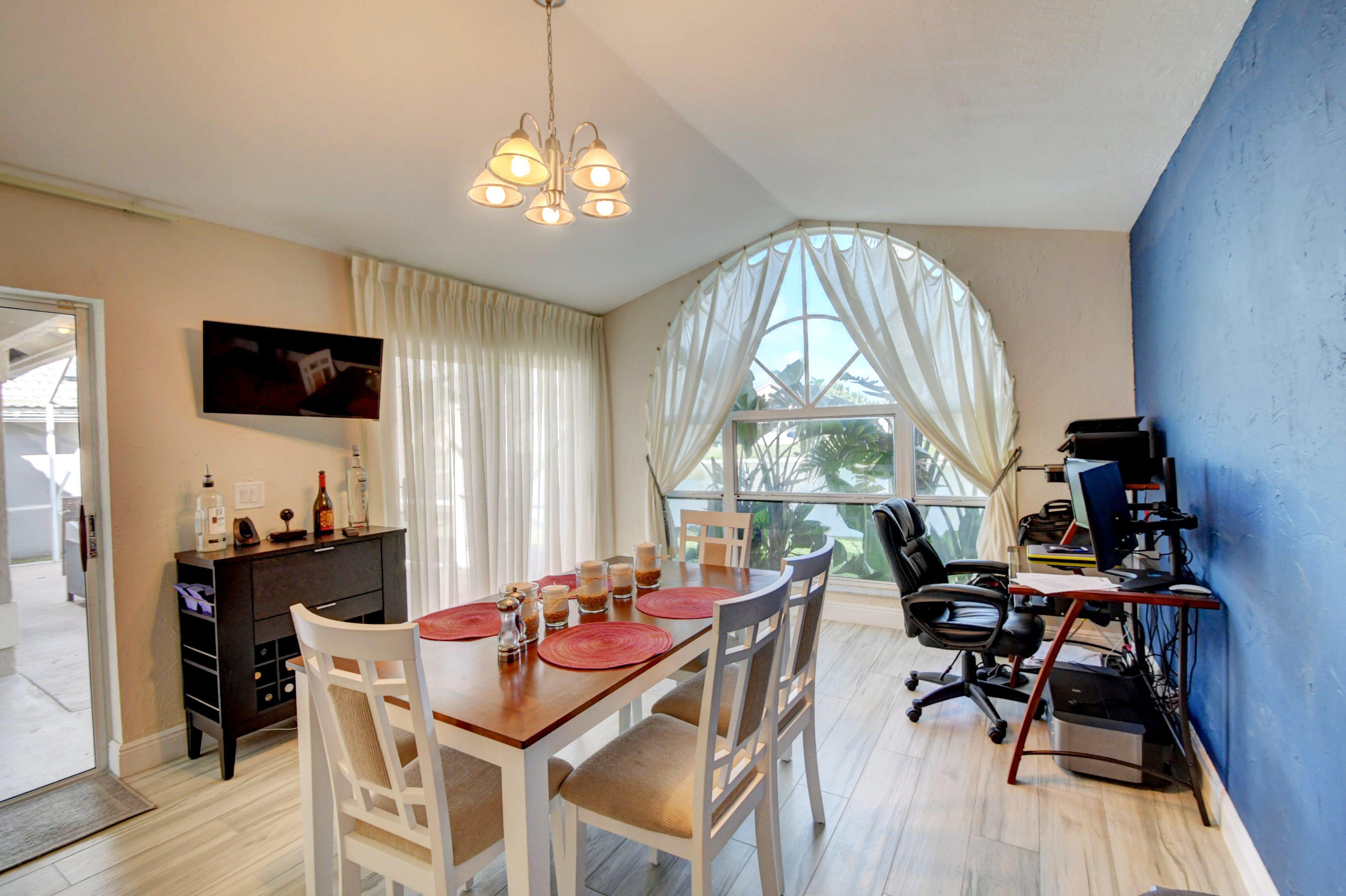 BOCA CHASE - IMPRESSIONS I - Residential