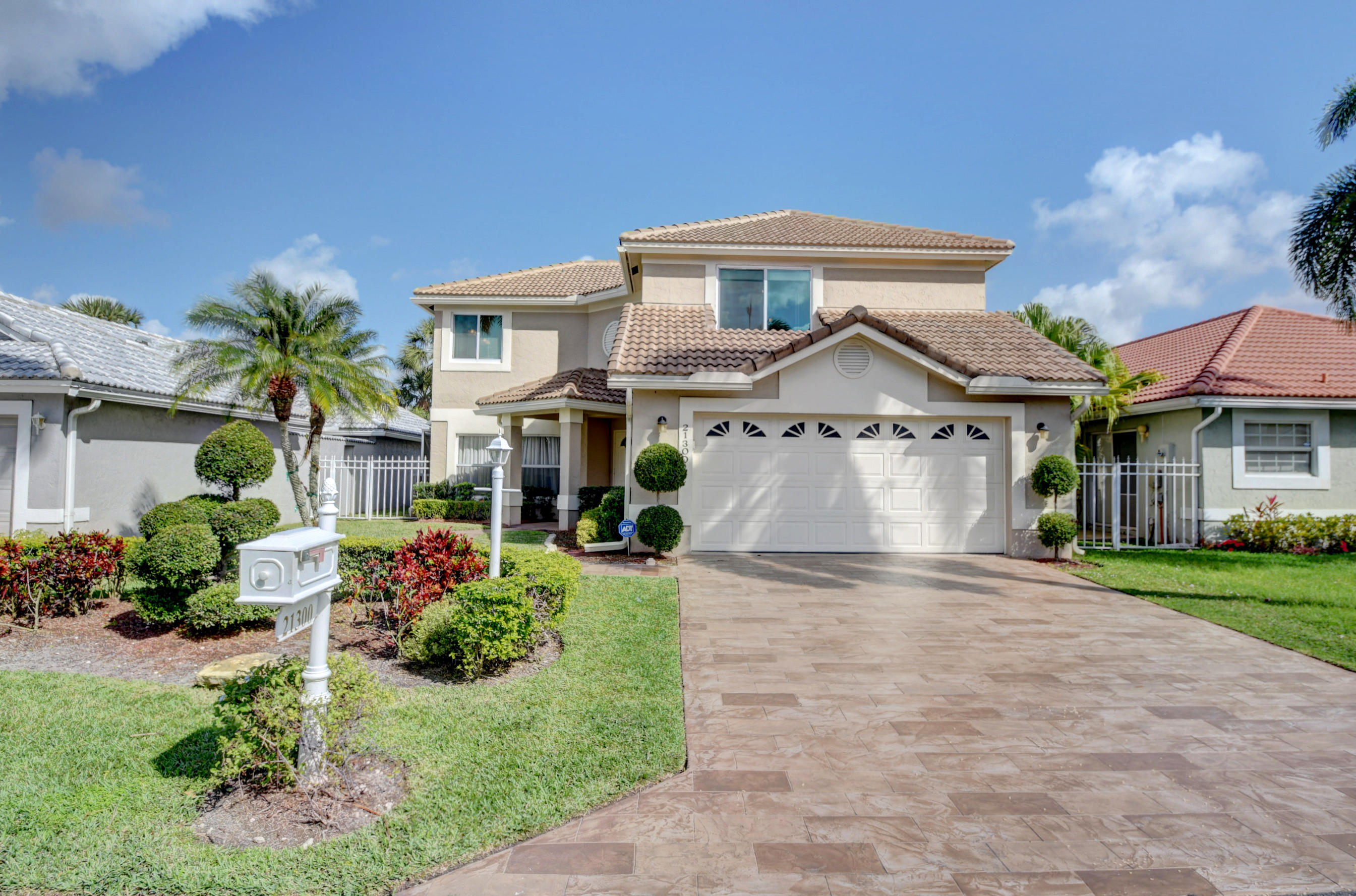 BOCA CHASE - IMPRESSIONS I - Residential