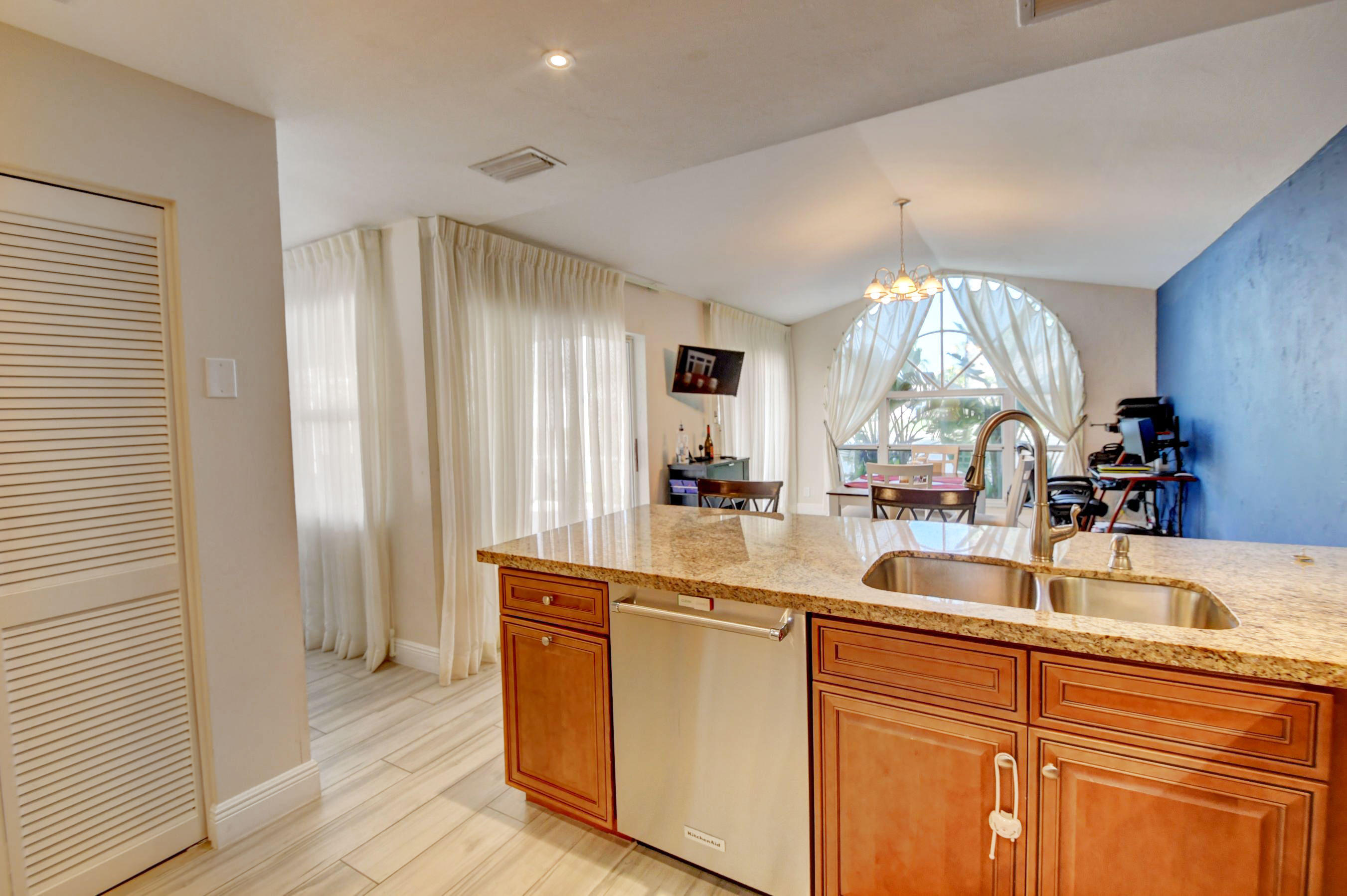 BOCA CHASE - IMPRESSIONS I - Residential