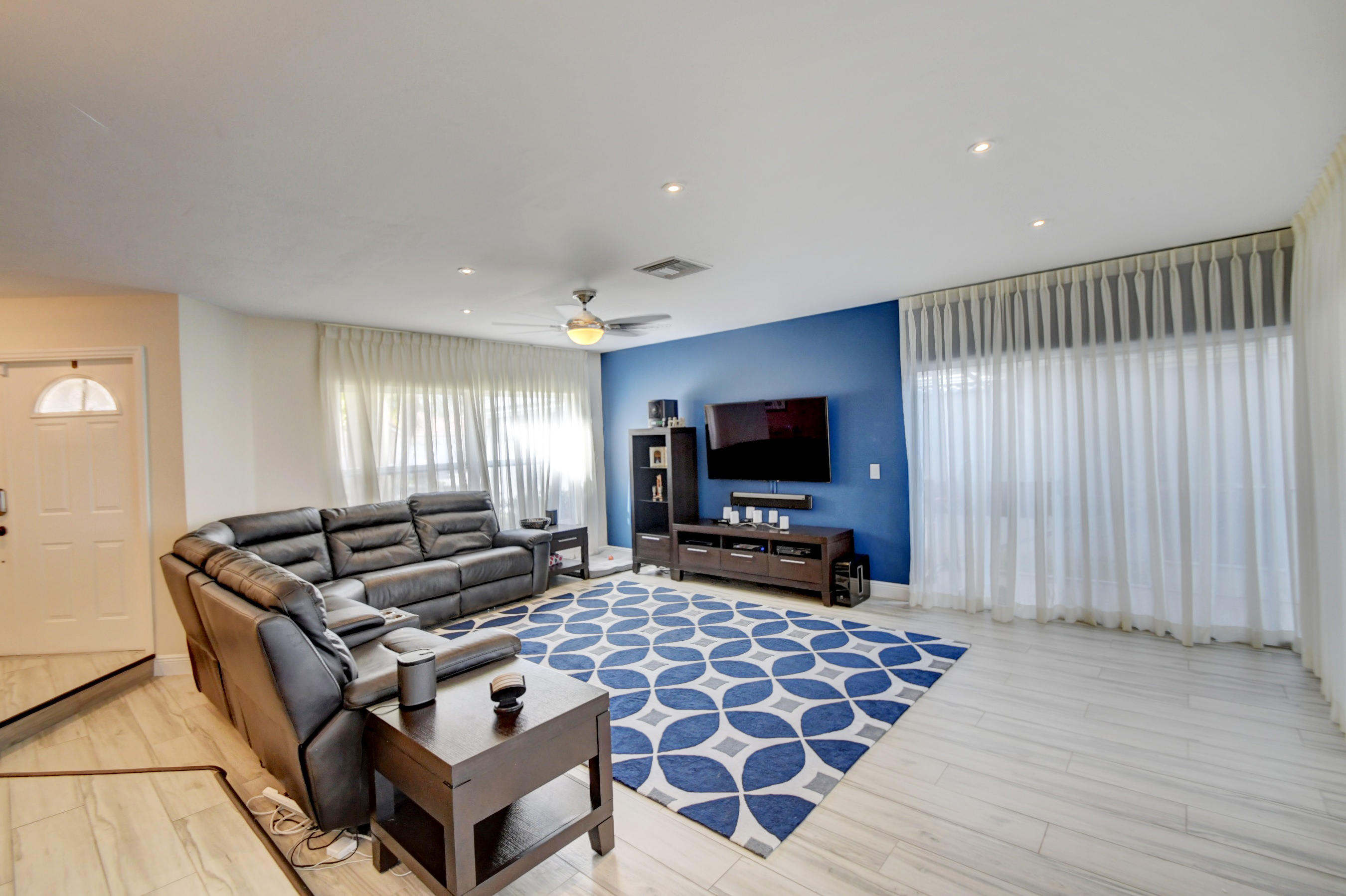 BOCA CHASE - IMPRESSIONS I - Residential