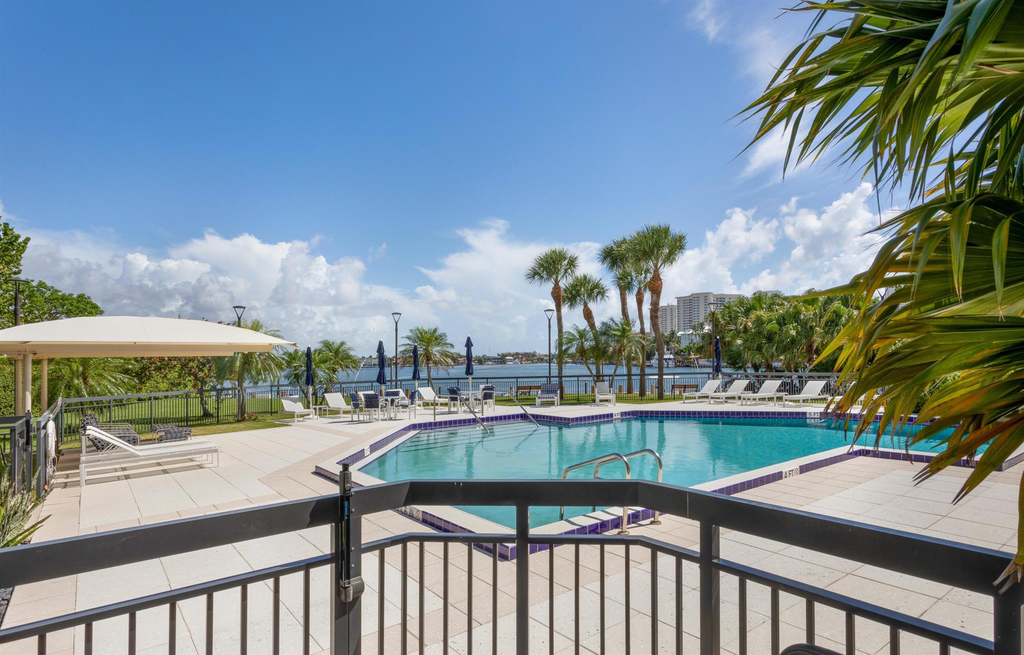 CARLTON - Residential