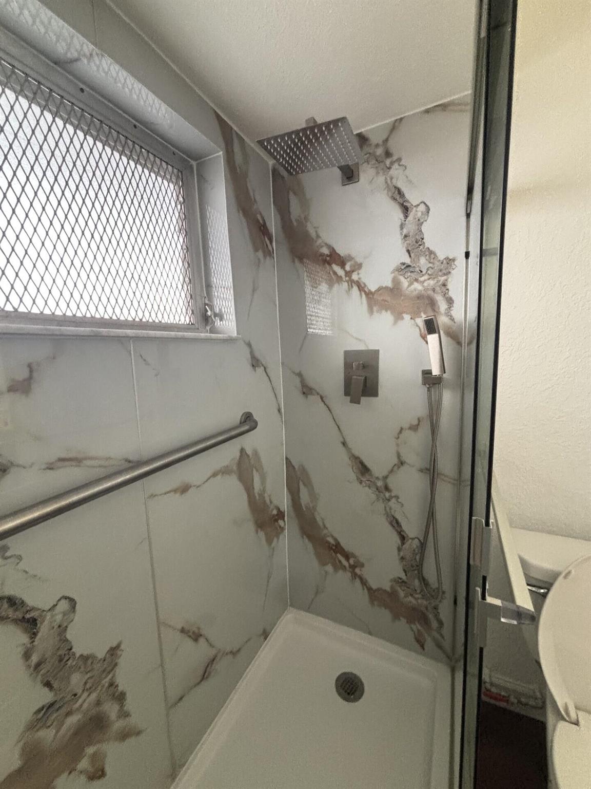 ASTOR CONDO - Residential