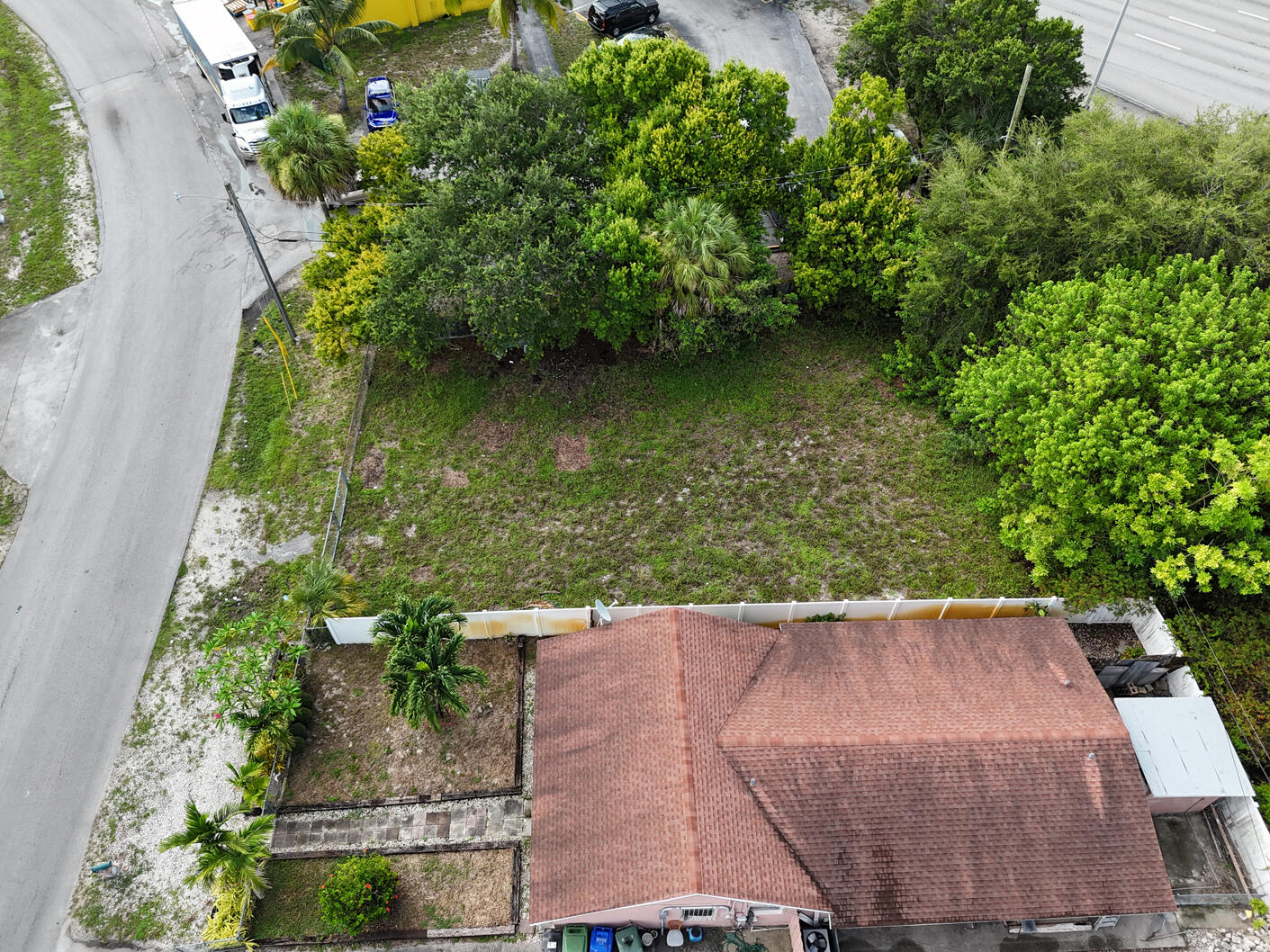 1602 Lauderdale Manors Drive