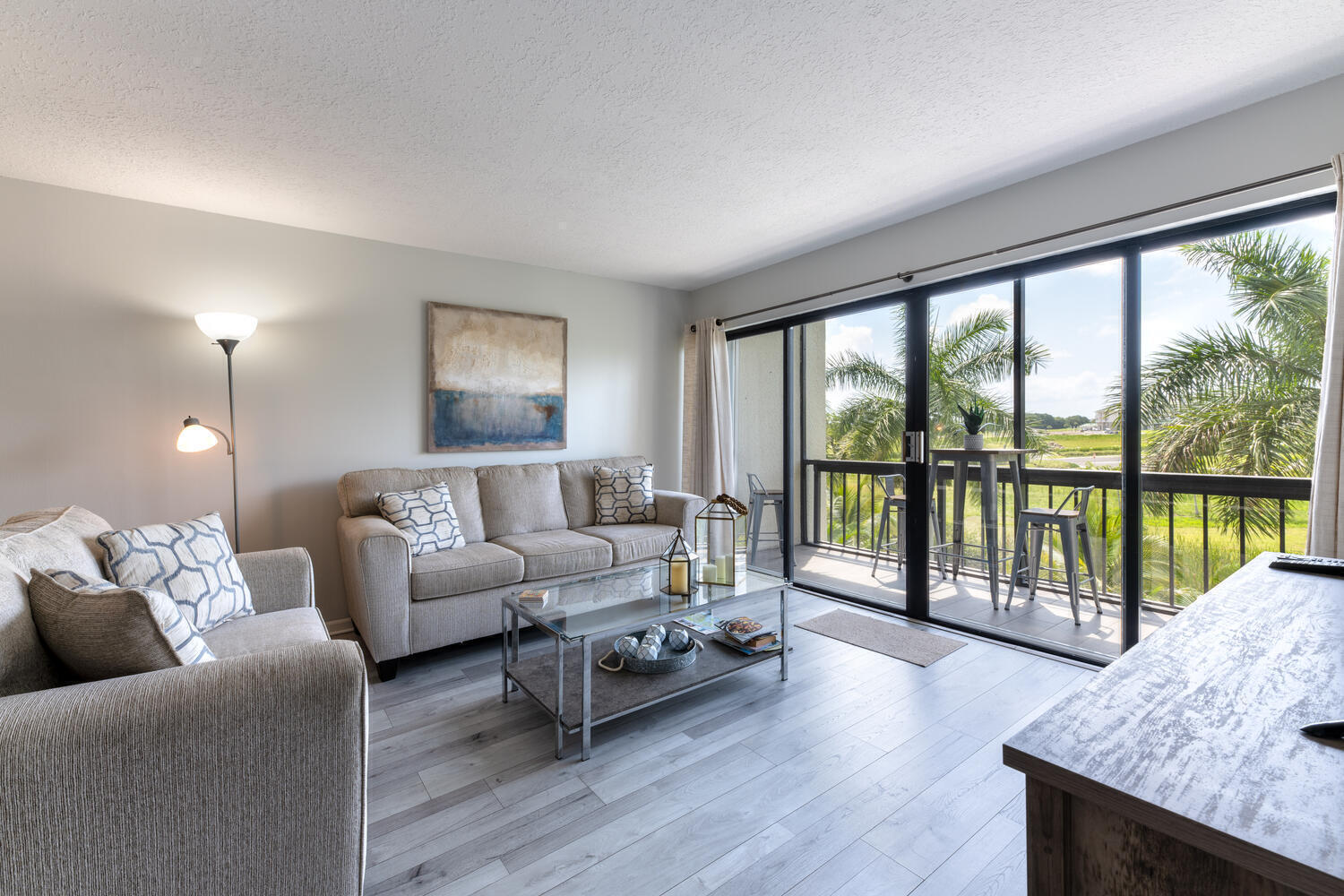 LANDS OF THE PRESIDENT CONDO 8 - Residential Lease