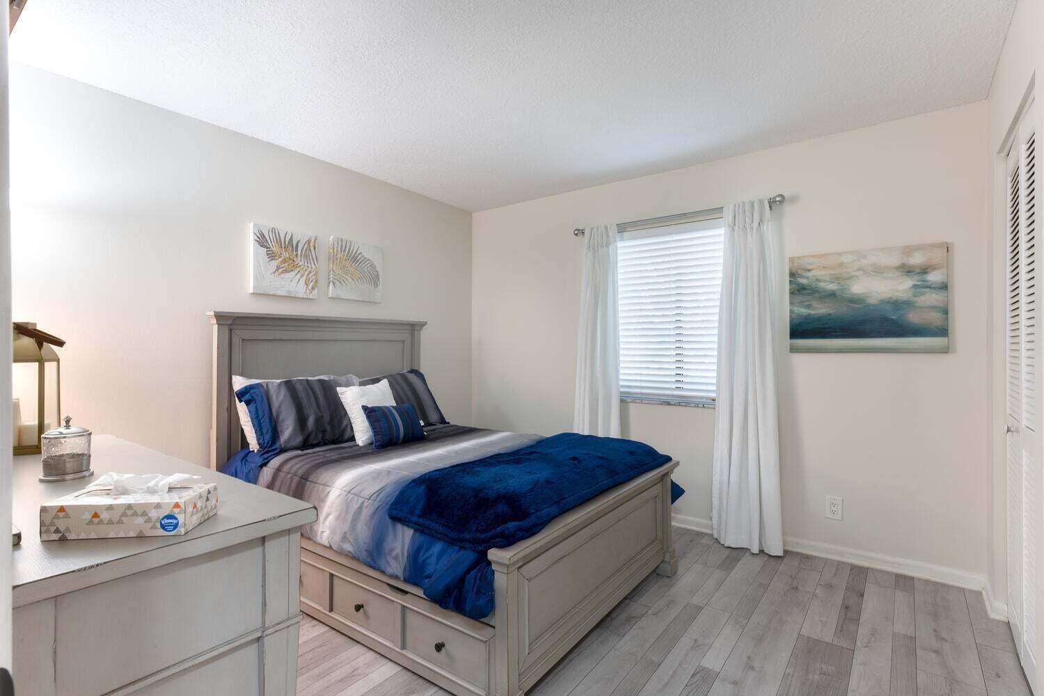LANDS OF THE PRESIDENT CONDO 8 - Residential Lease