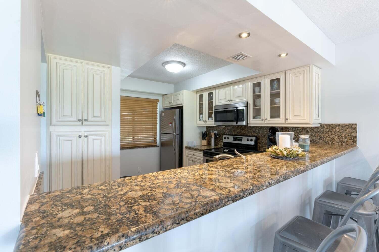 LANDS OF THE PRESIDENT CONDO 8 - Residential Lease