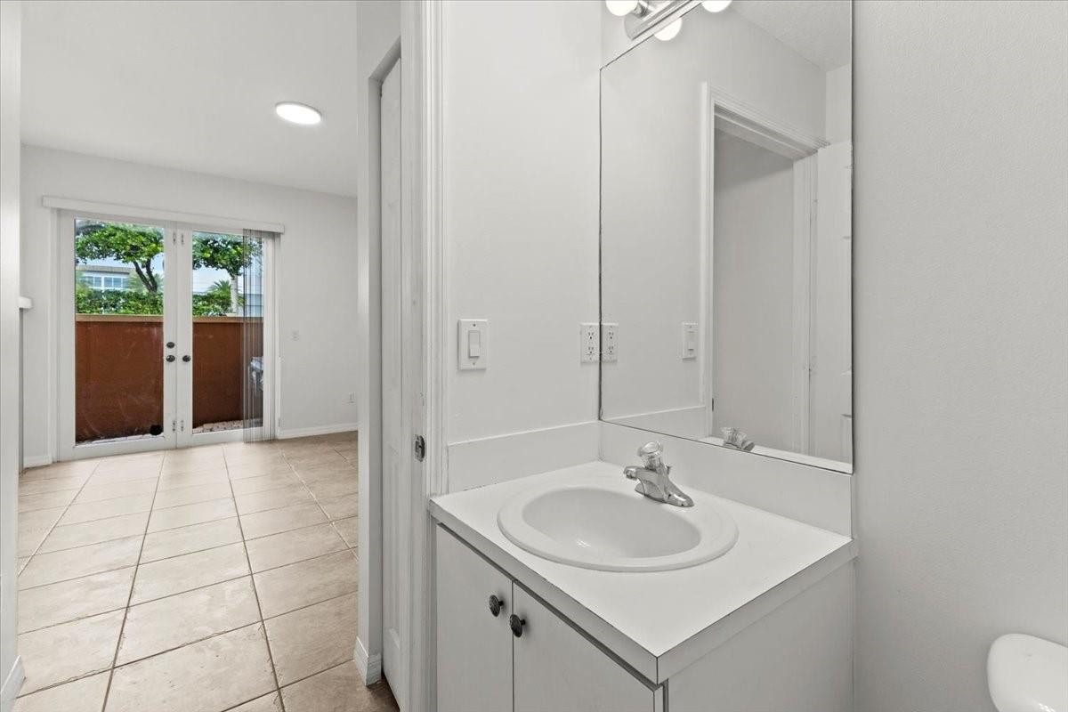 VILLAS AT HARBOR ISLES - Residential