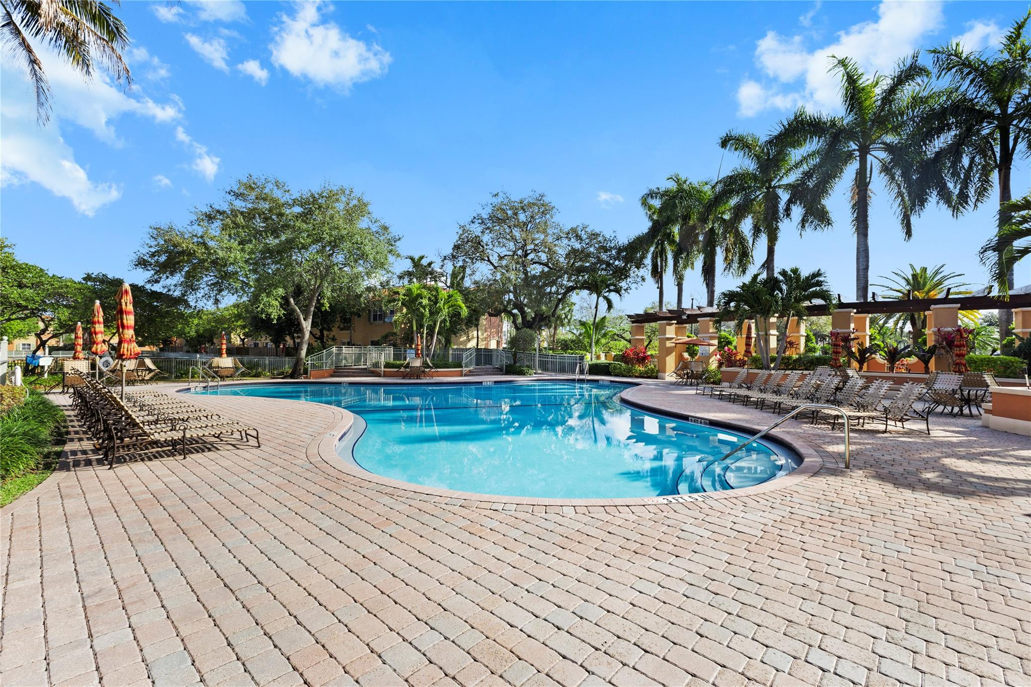 VILLAS AT HARBOR ISLES - Residential