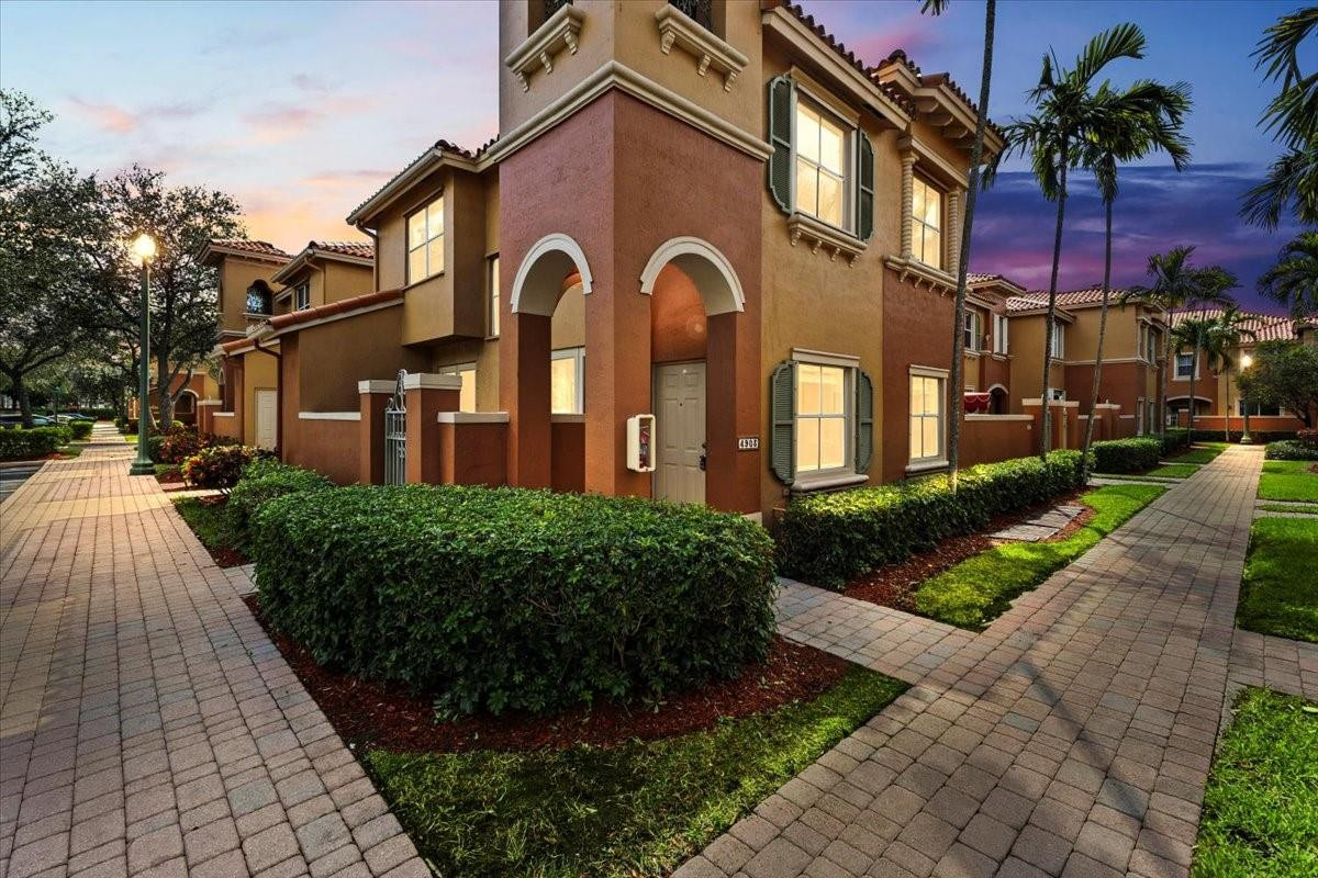 4903 Schooner Drive 5206