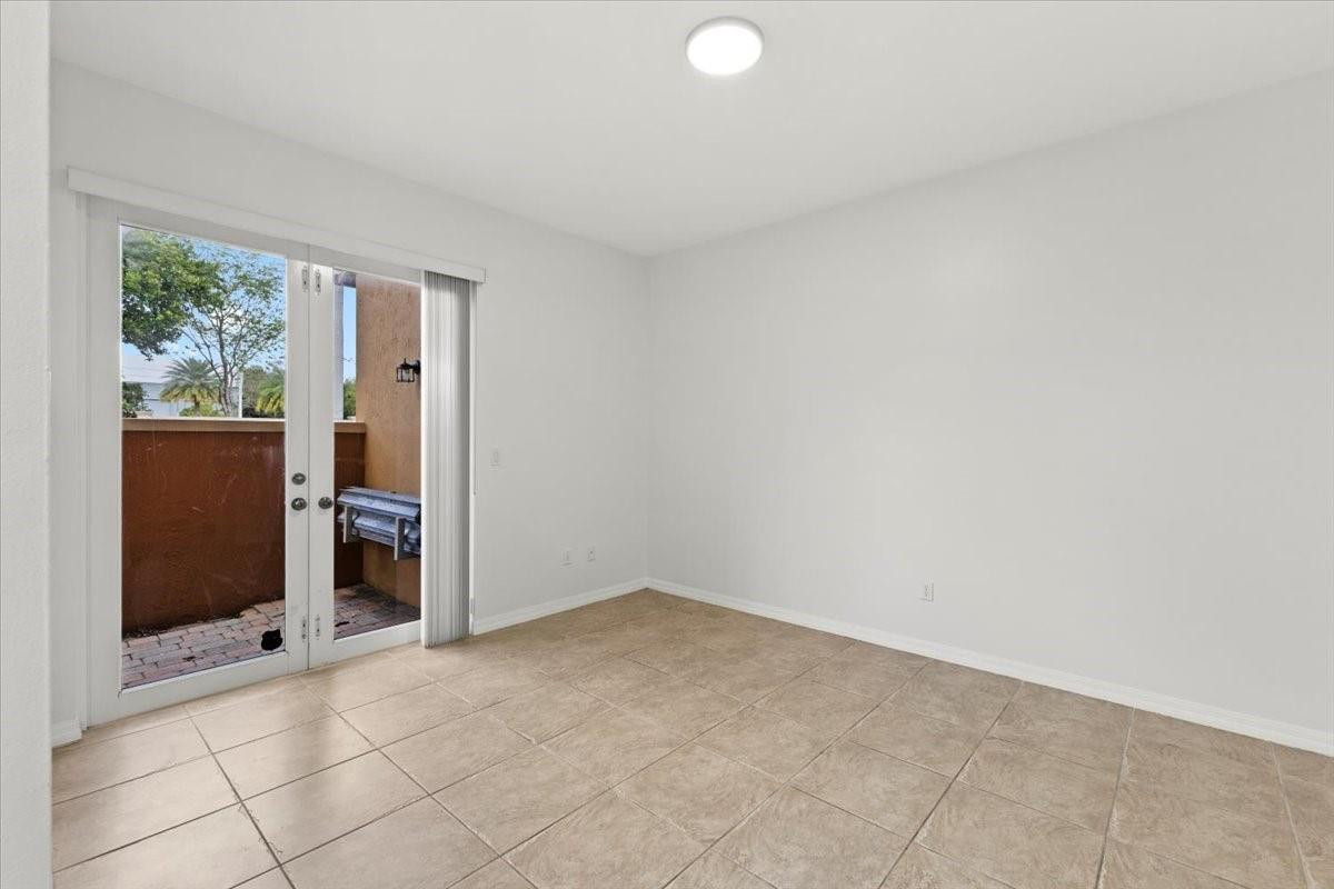 VILLAS AT HARBOR ISLES - Residential