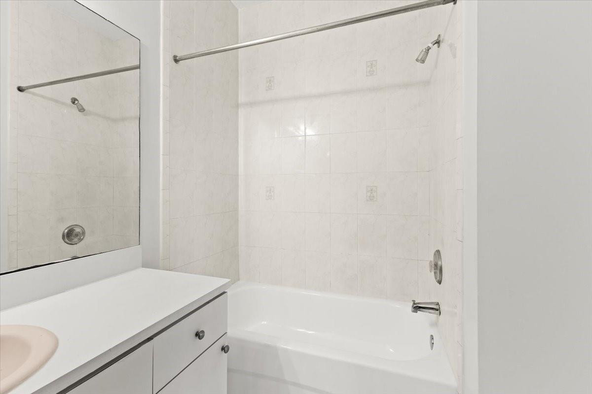 VILLAS AT HARBOR ISLES - Residential