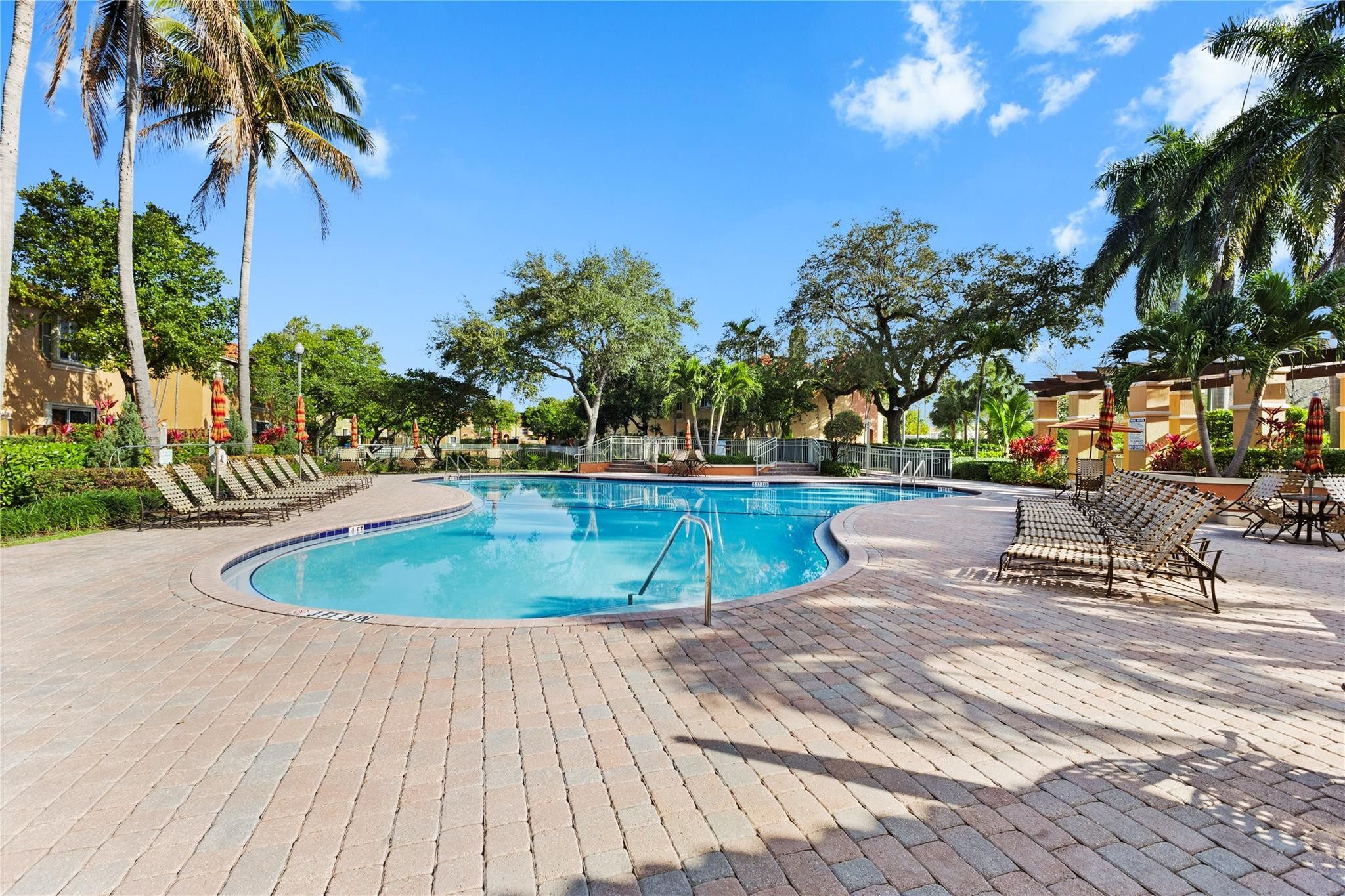 VILLAS AT HARBOR ISLES - Residential