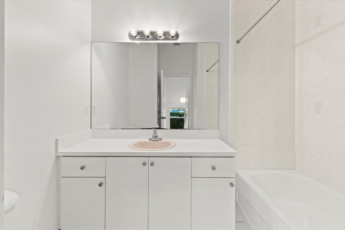 VILLAS AT HARBOR ISLES - Residential