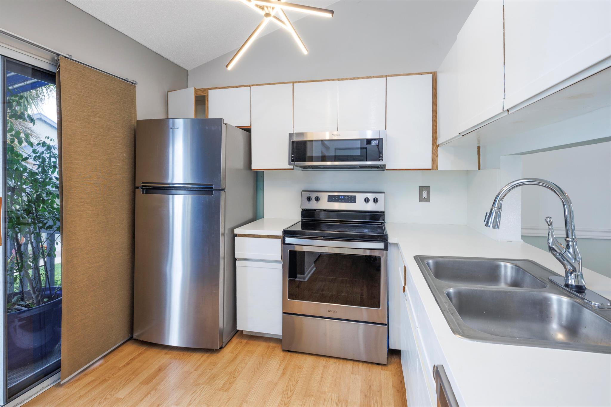 BEACON 21 CONDO - Residential