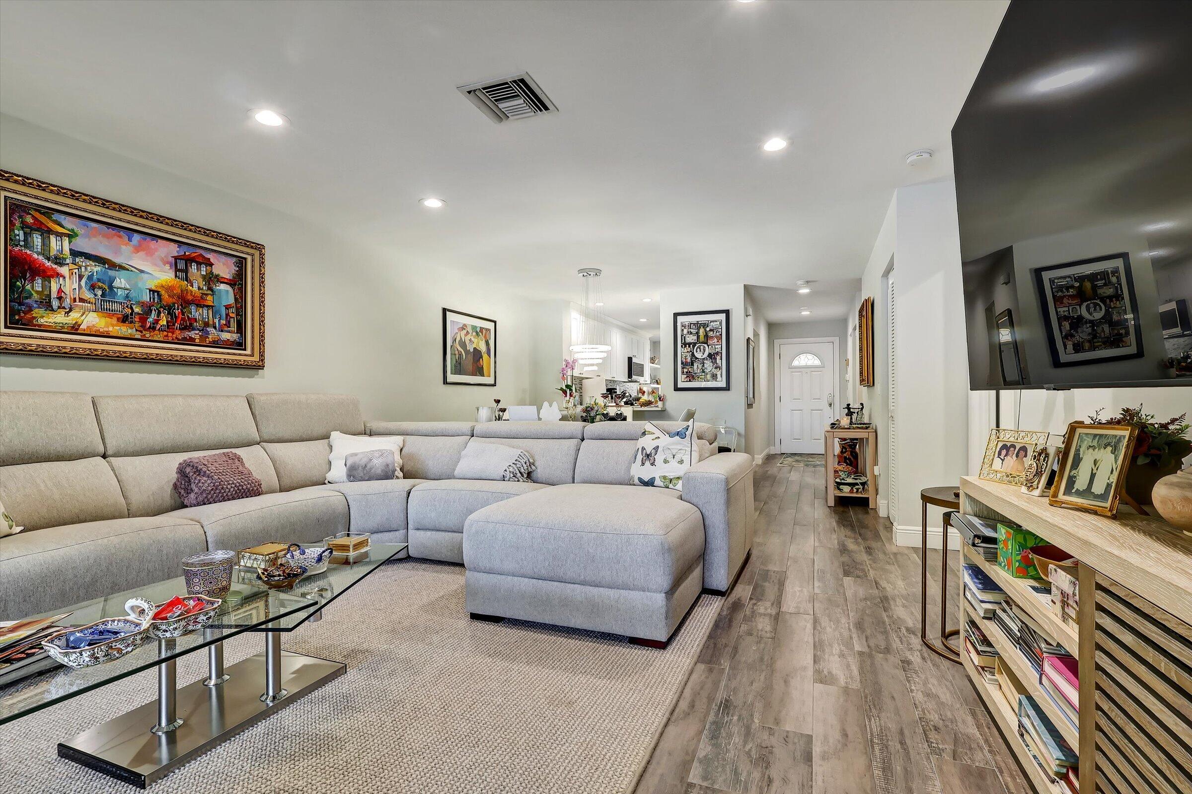 STRATFORD AT HUNTERS RUN CONDO - Residential