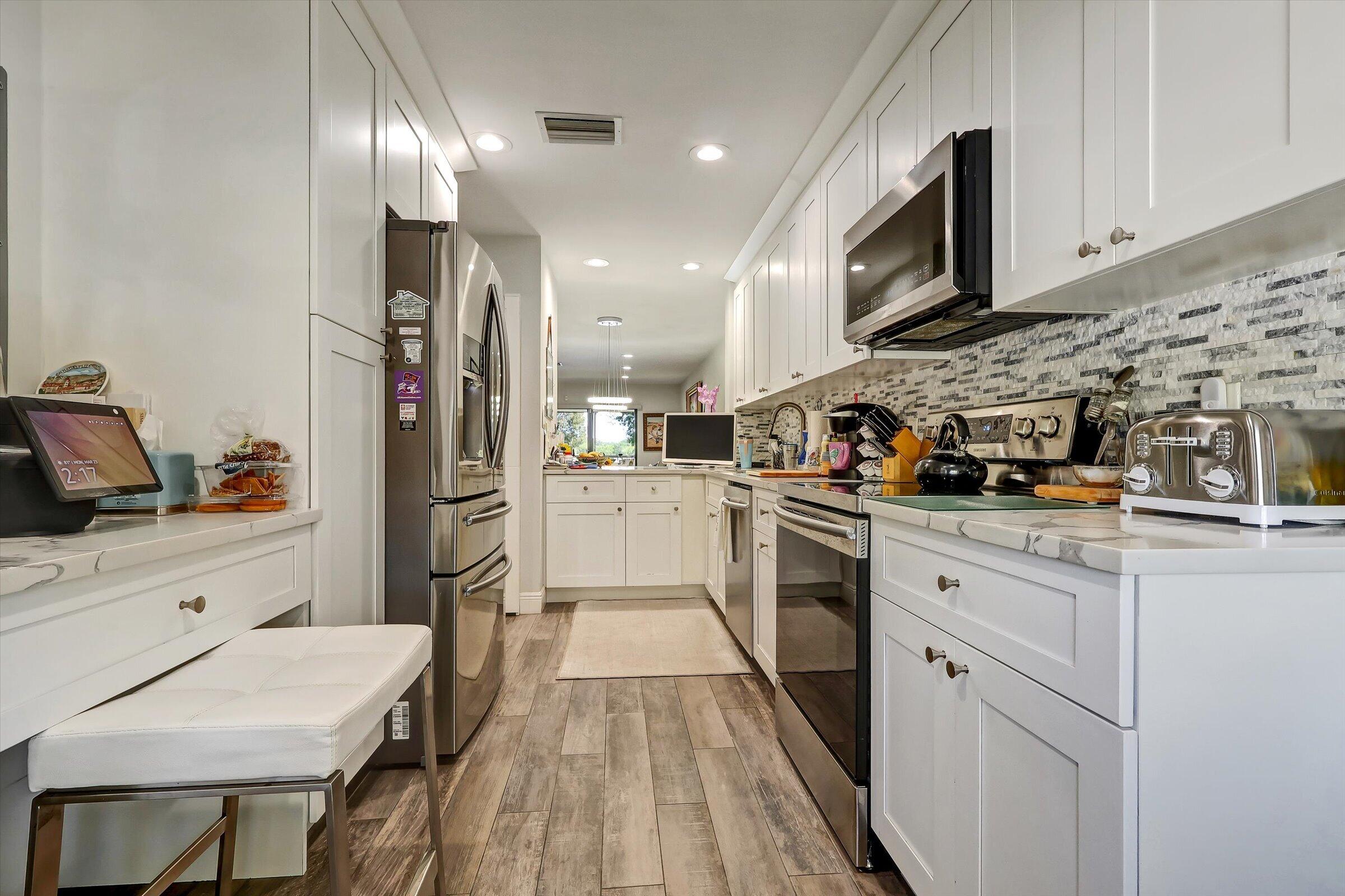 STRATFORD AT HUNTERS RUN CONDO - Residential