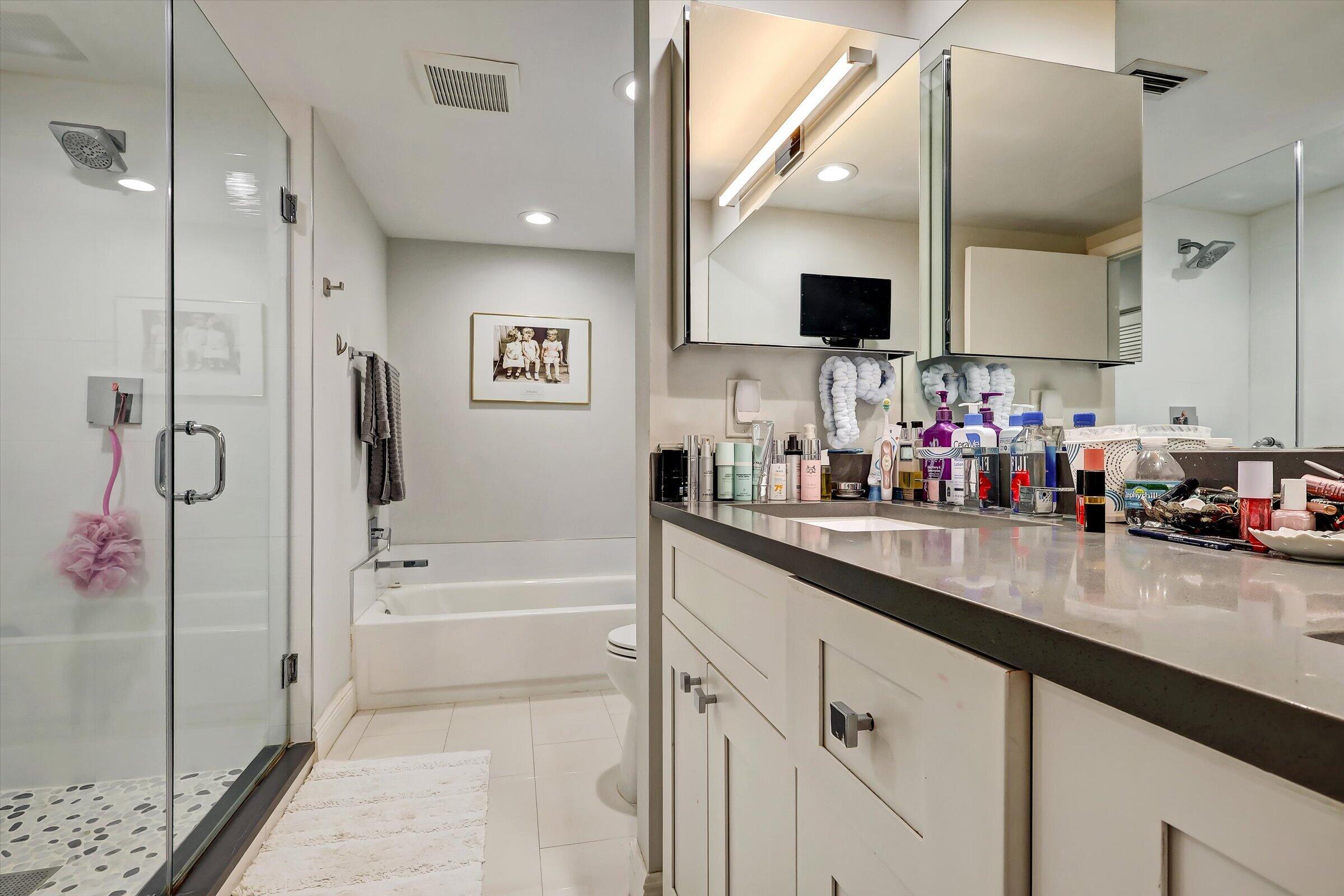 STRATFORD AT HUNTERS RUN CONDO - Residential