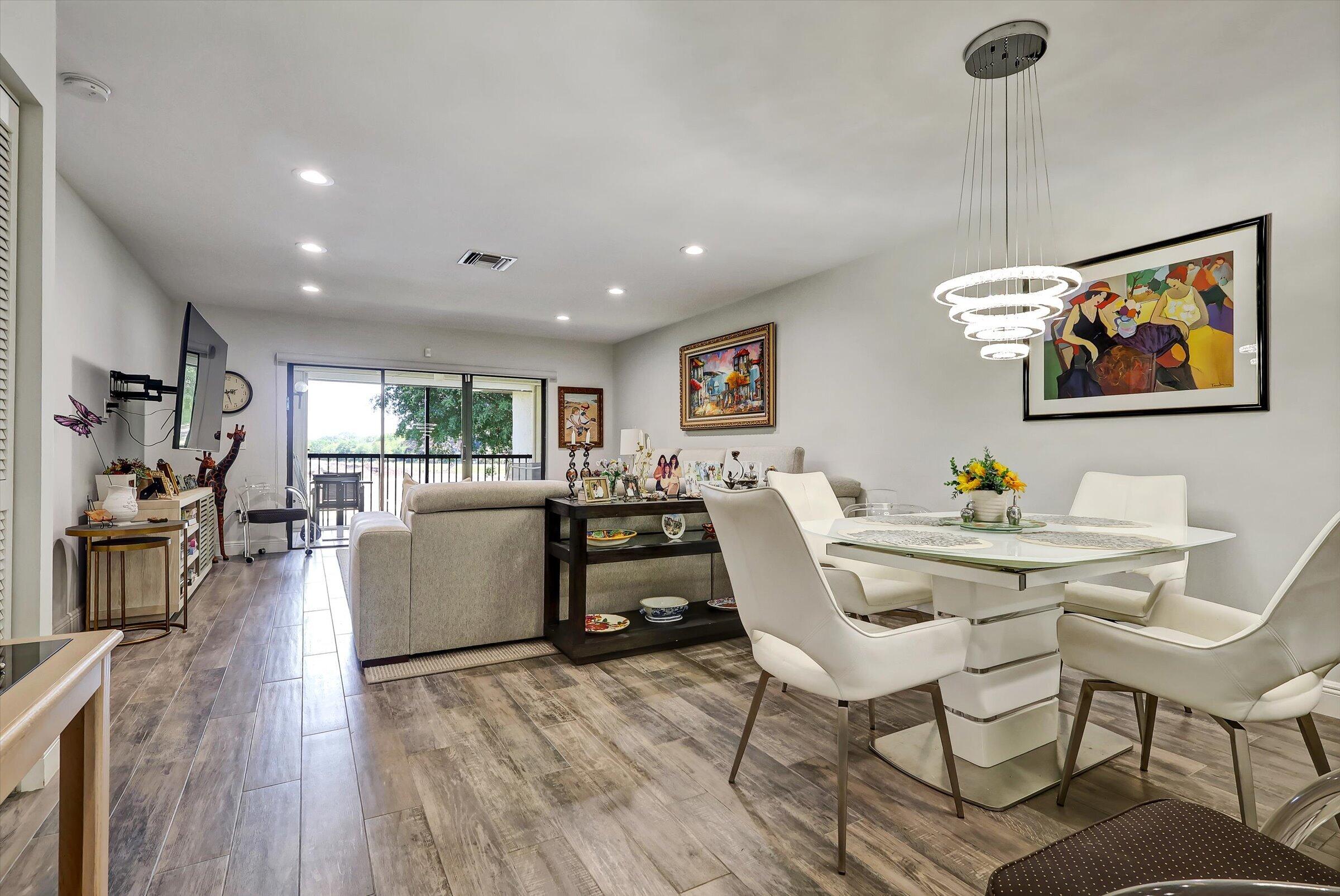 STRATFORD AT HUNTERS RUN CONDO - Residential