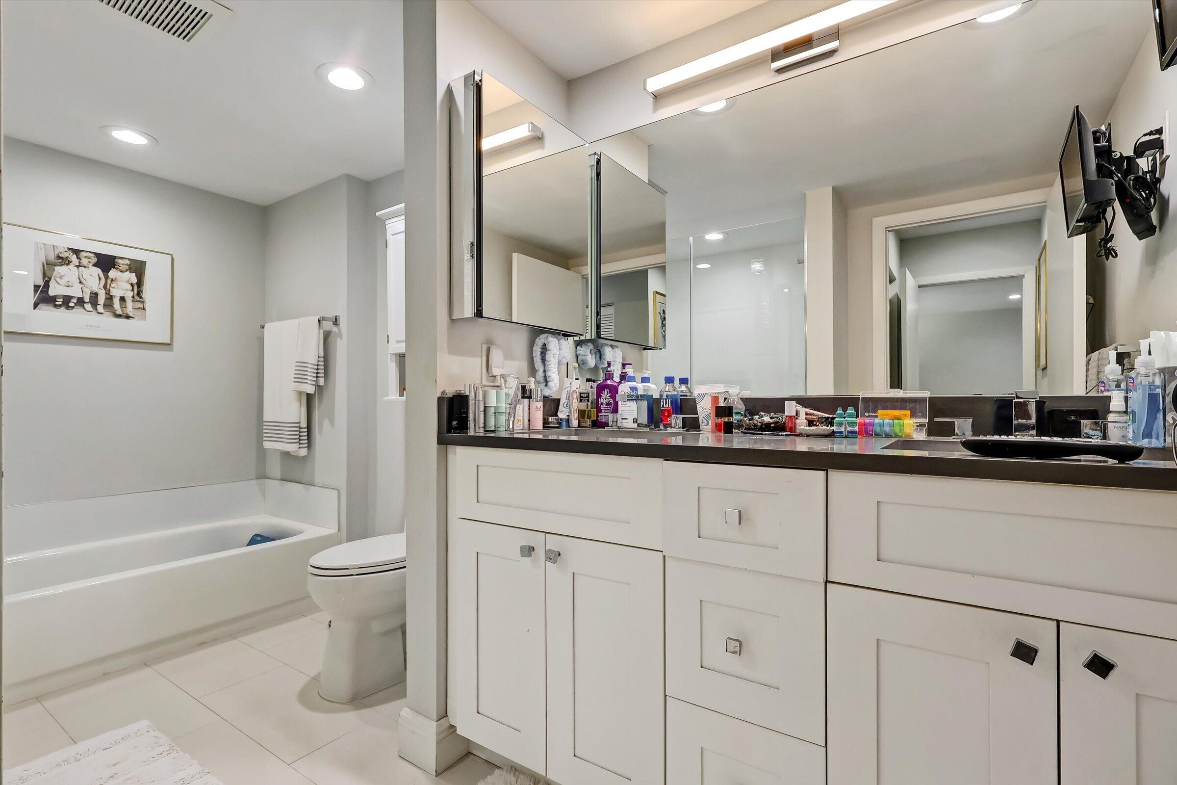 STRATFORD AT HUNTERS RUN CONDO - Residential