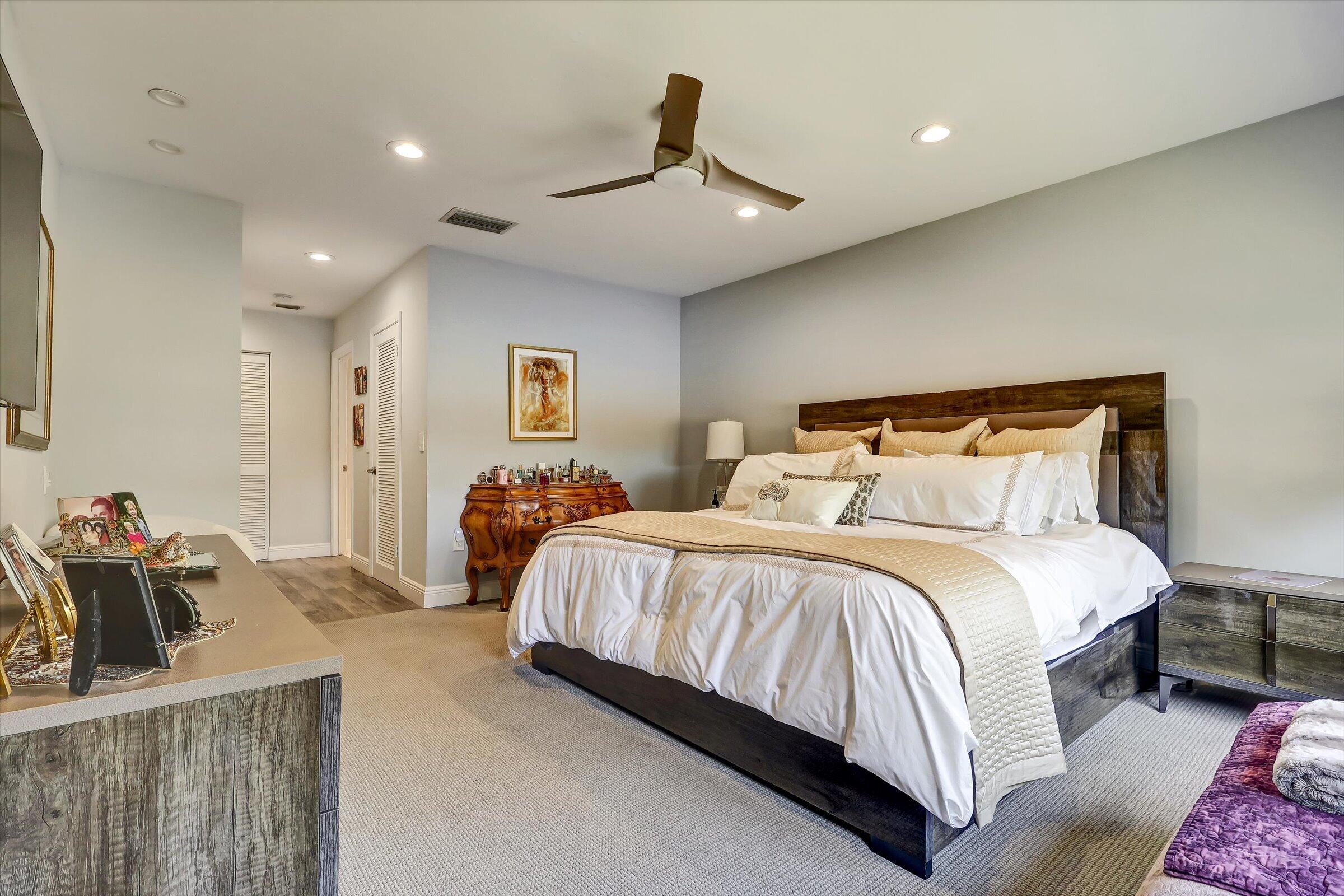 STRATFORD AT HUNTERS RUN CONDO - Residential