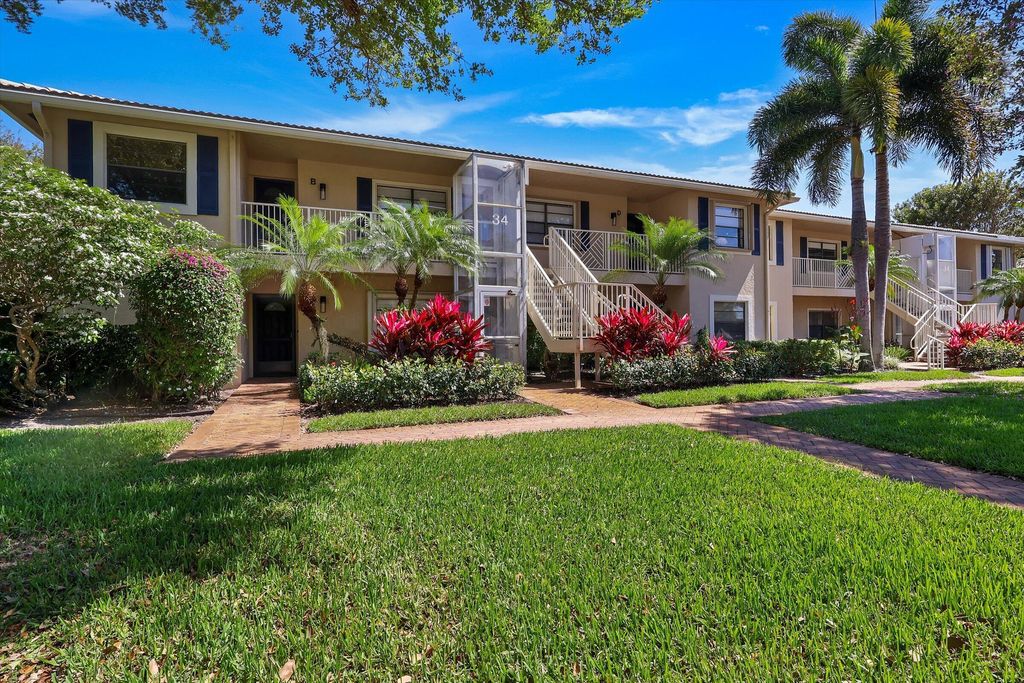 Photo of 34 W Stratford Ln Lane W #D, Boynton Beach, FL 33436 (MLS # B26007759)