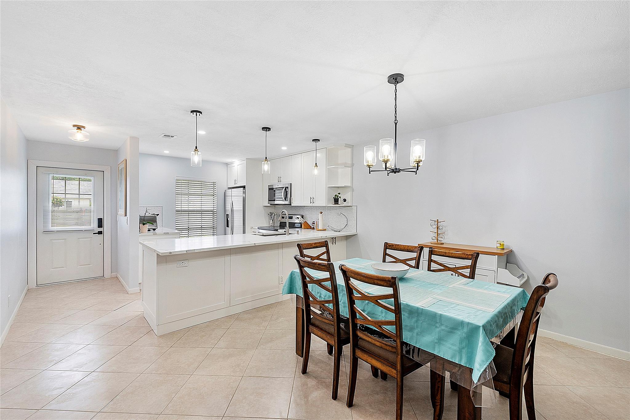 393 Bennington Ln 393