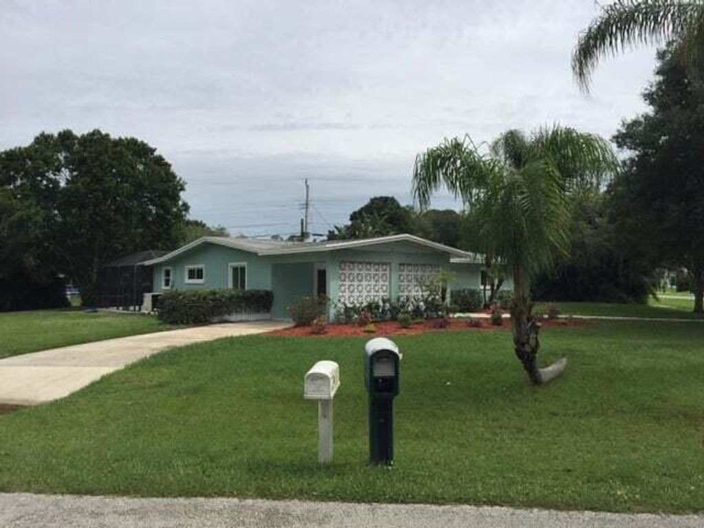 Photo of 5105 Fort Pierce Boulevard, Fort Pierce, FL 34951 (MLS # R10929268)