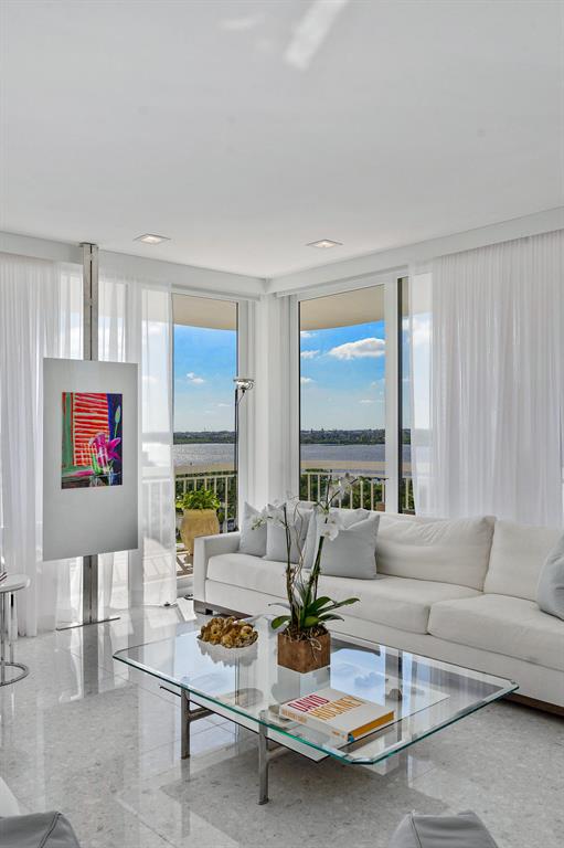 PALM BEACH STRATFORD COND - Residential