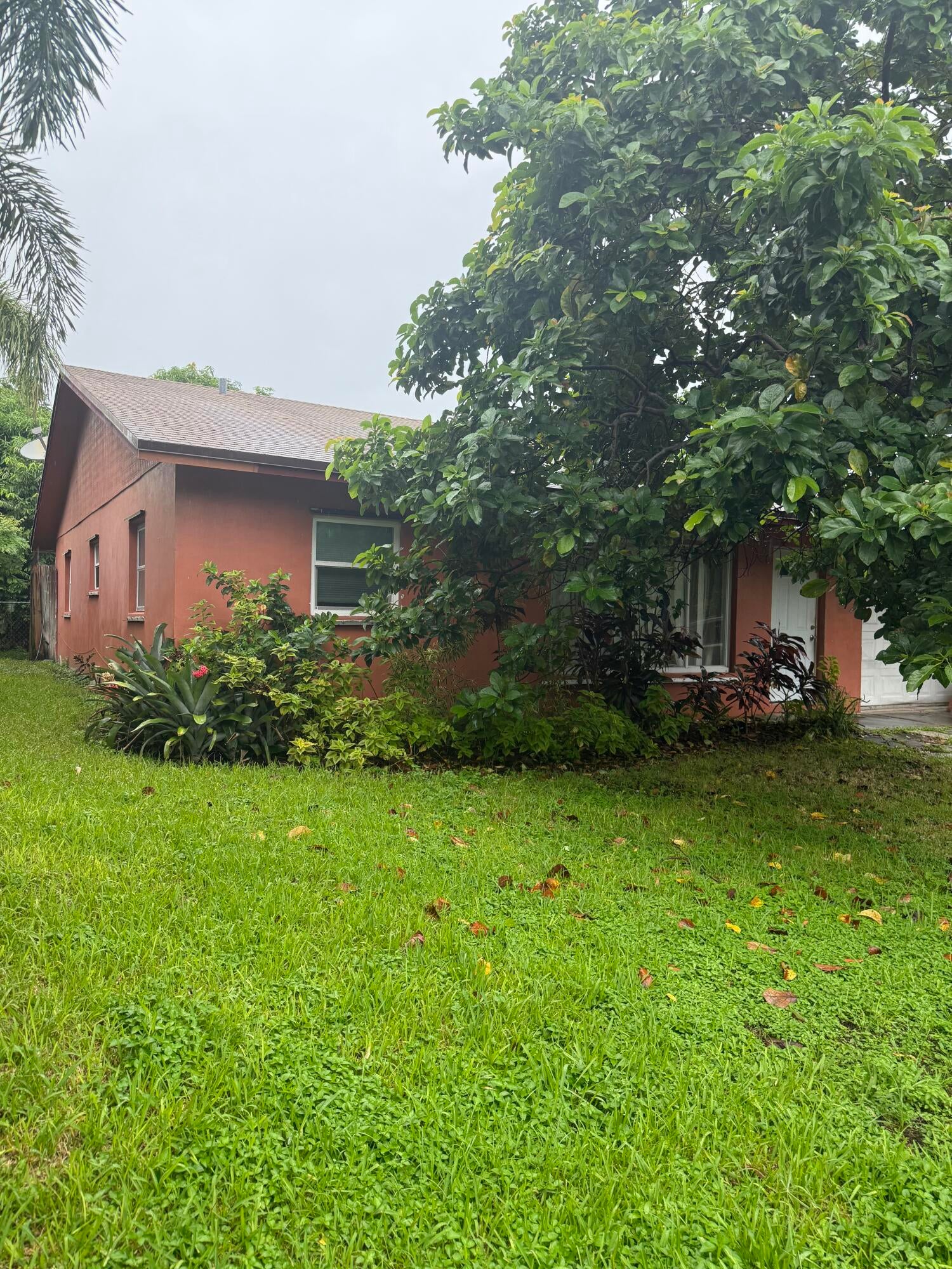 433 SW 10TH Avenue