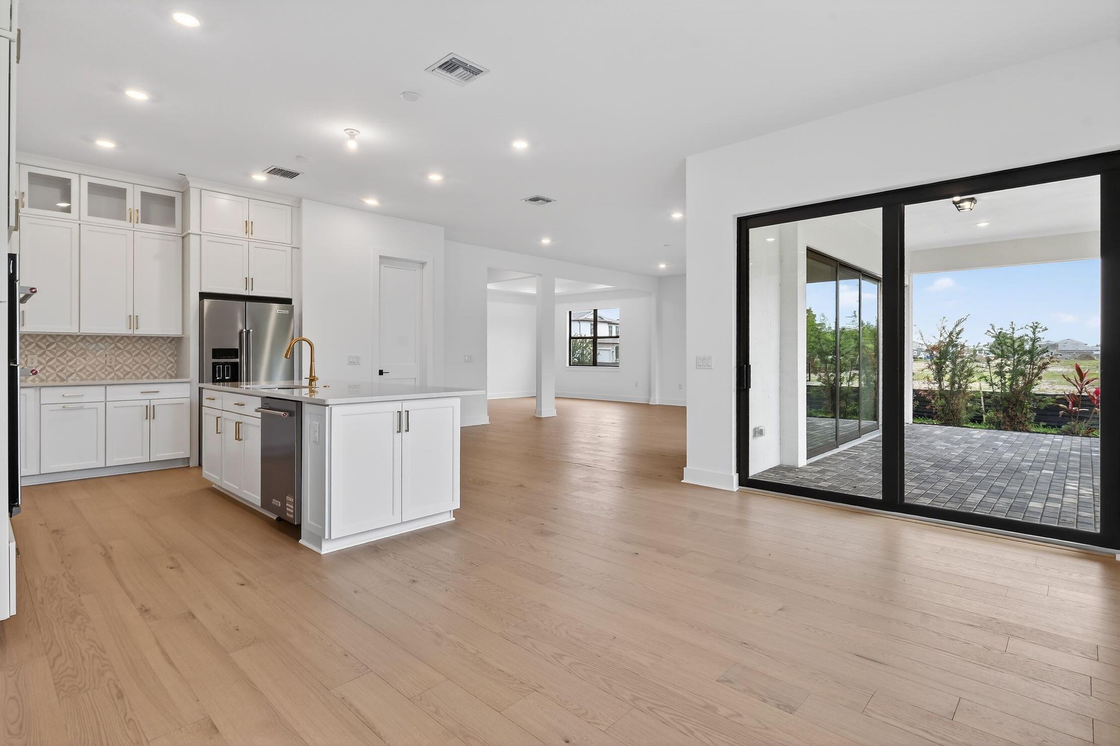 THE RESERVE AT EASTPOINTE - Residential