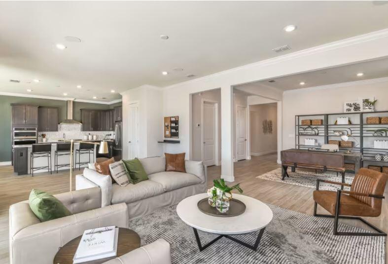 THE RESERVE AT EASTPOINTE - Residential