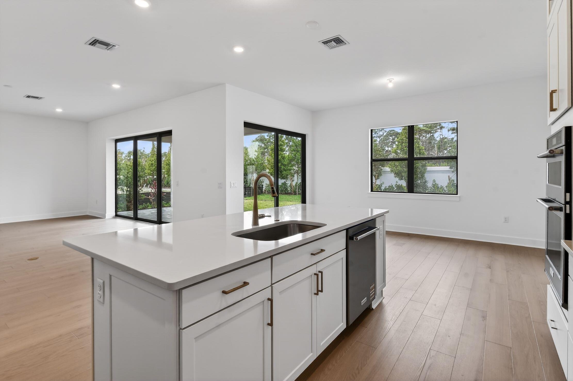 THE RESERVE AT EASTPOINTE - Residential