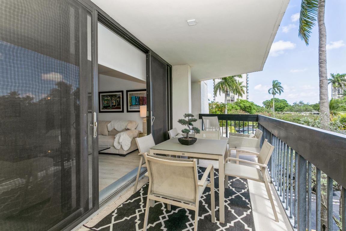 LANDS OF THE PRESIDENT CONDO 3 - Residential