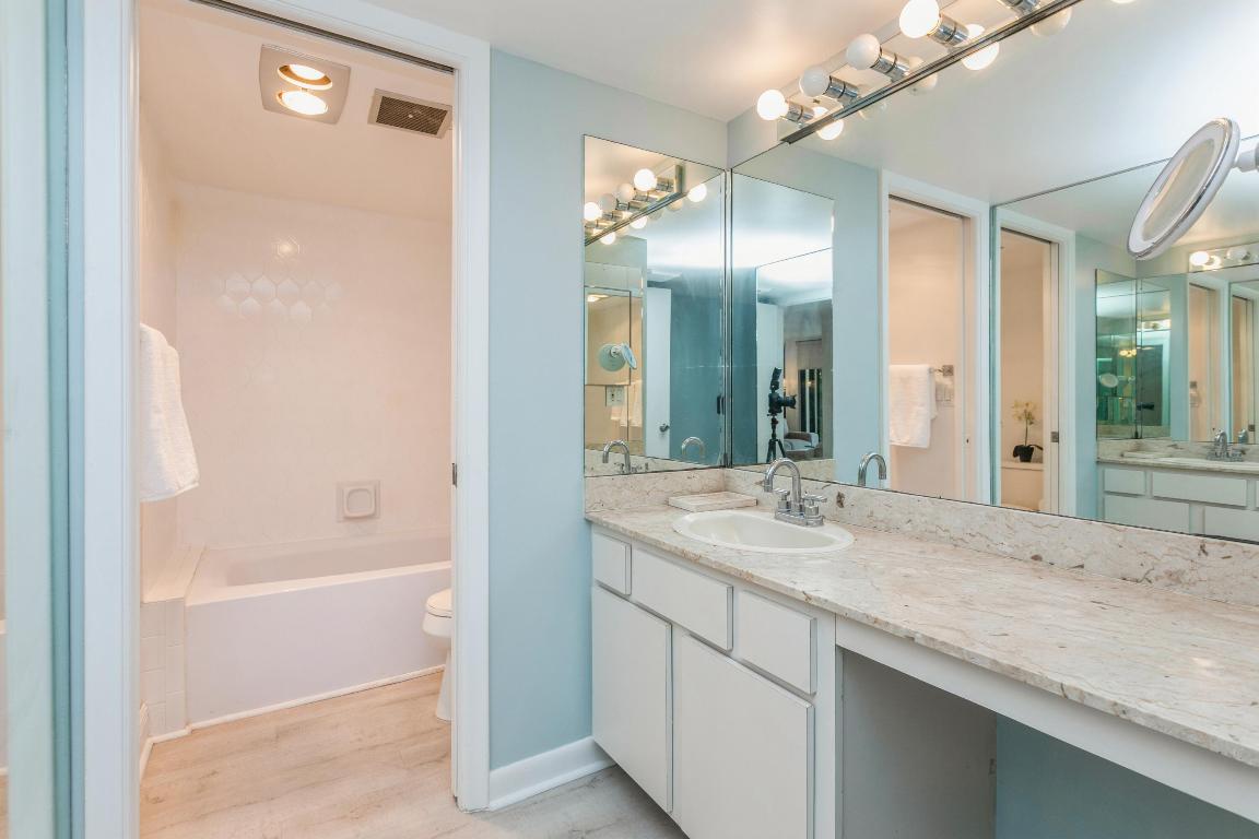 LANDS OF THE PRESIDENT CONDO 3 - Residential