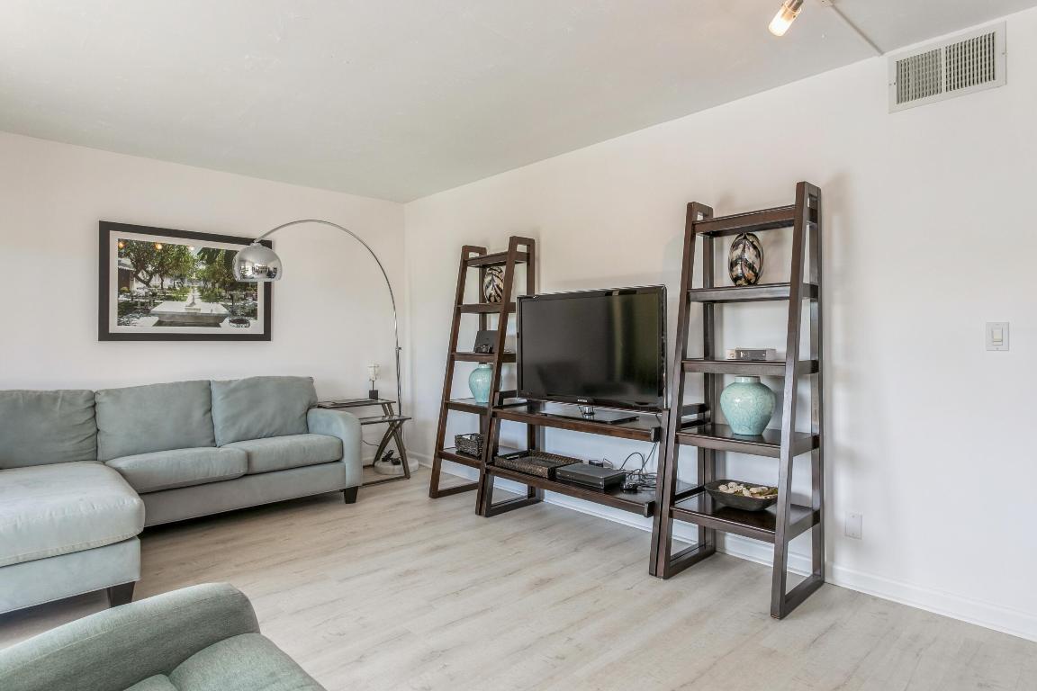 LANDS OF THE PRESIDENT CONDO 3 - Residential