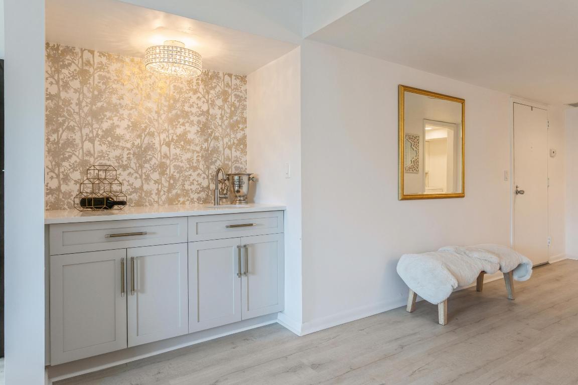 LANDS OF THE PRESIDENT CONDO 3 - Residential