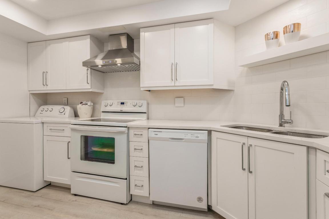 LANDS OF THE PRESIDENT CONDO 3 - Residential