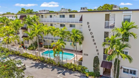 1220 NE 3rd St Unit 205, Fort Lauderdale, FL 33301 - MLS#: F10490997