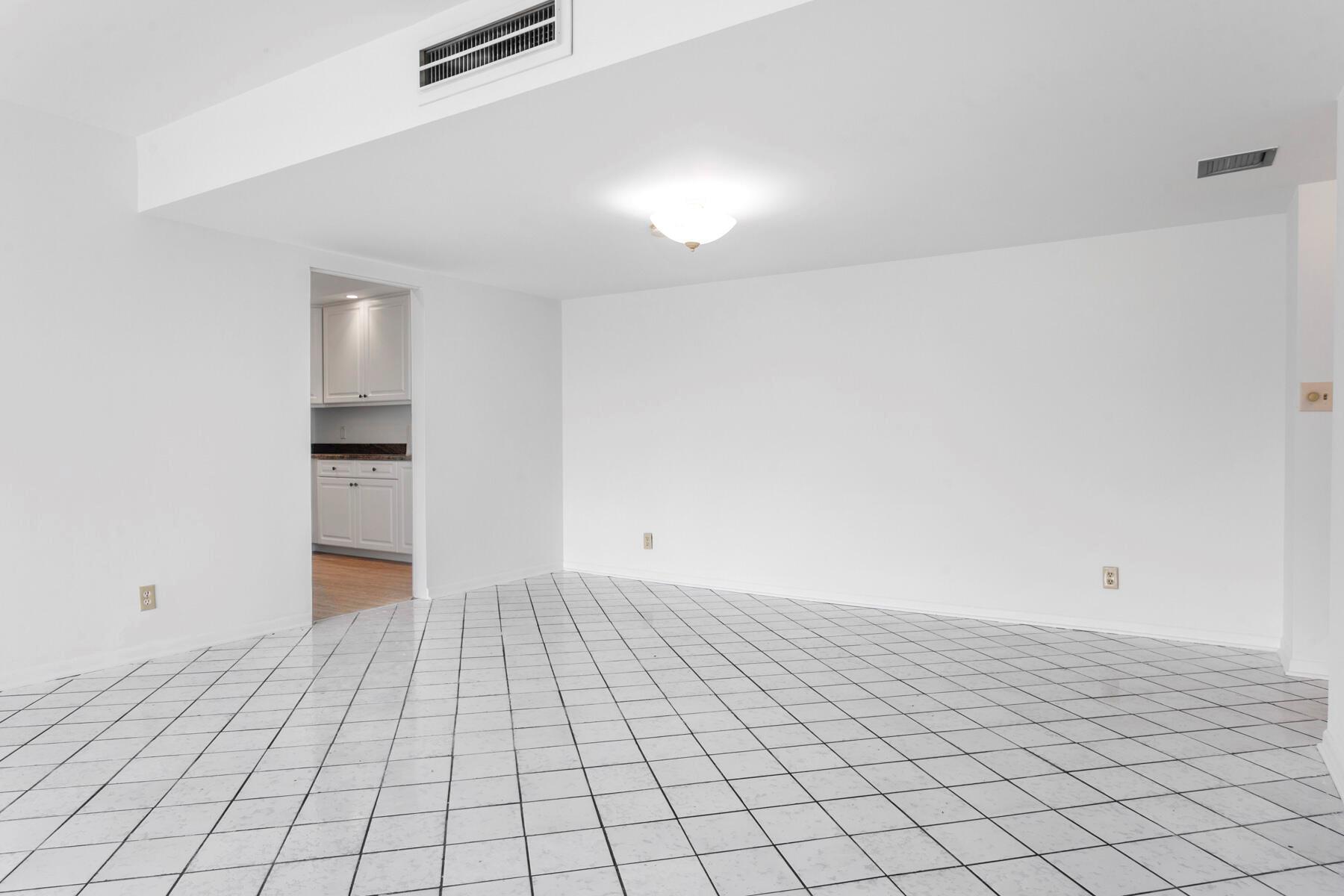 LA PALMA CONDO - Residential