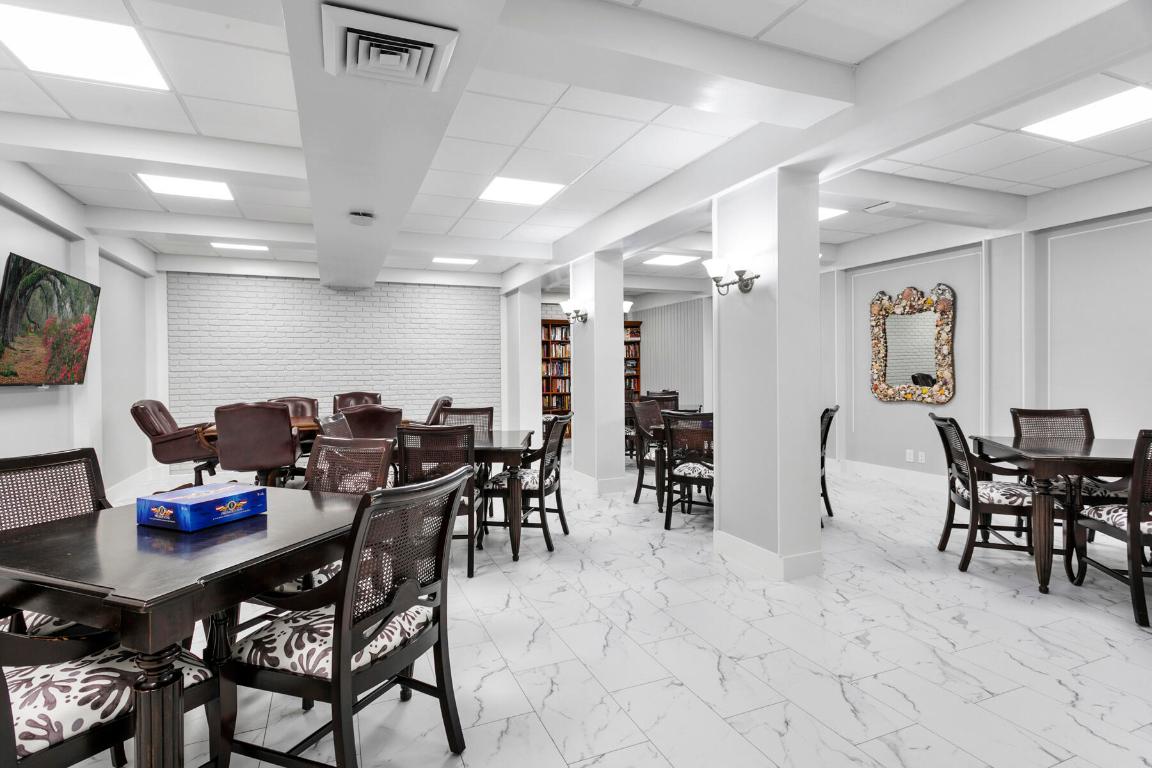 LA PALMA CONDO - Residential